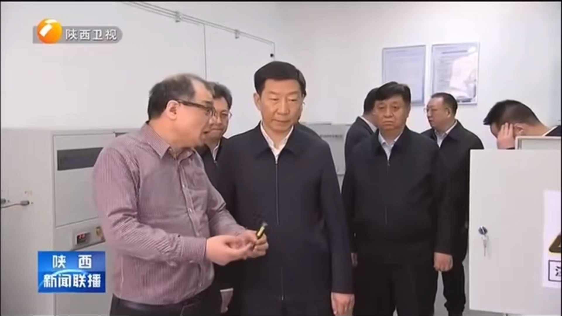 21D196